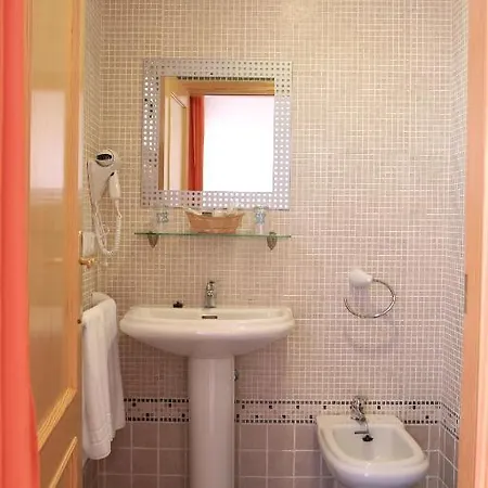 Adsubia Ξενοδοχείο 2*